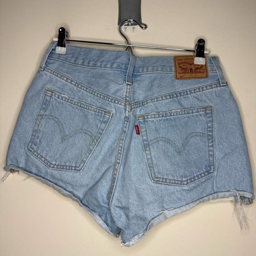 LEVI’s 501 Distressed Button Fly Rigid Denim Light Wash Summer Jean Shorts - Picture 3 of 6
